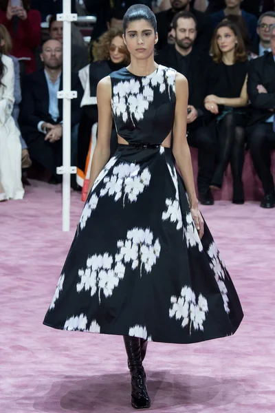 Look 9